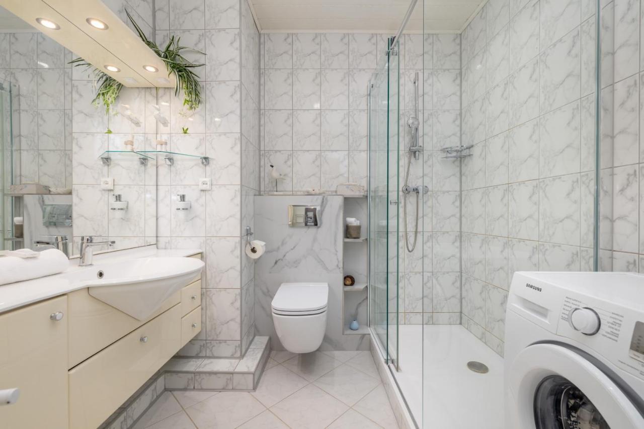 Comfy Turystyczna 300 M To The By Renters Apartment